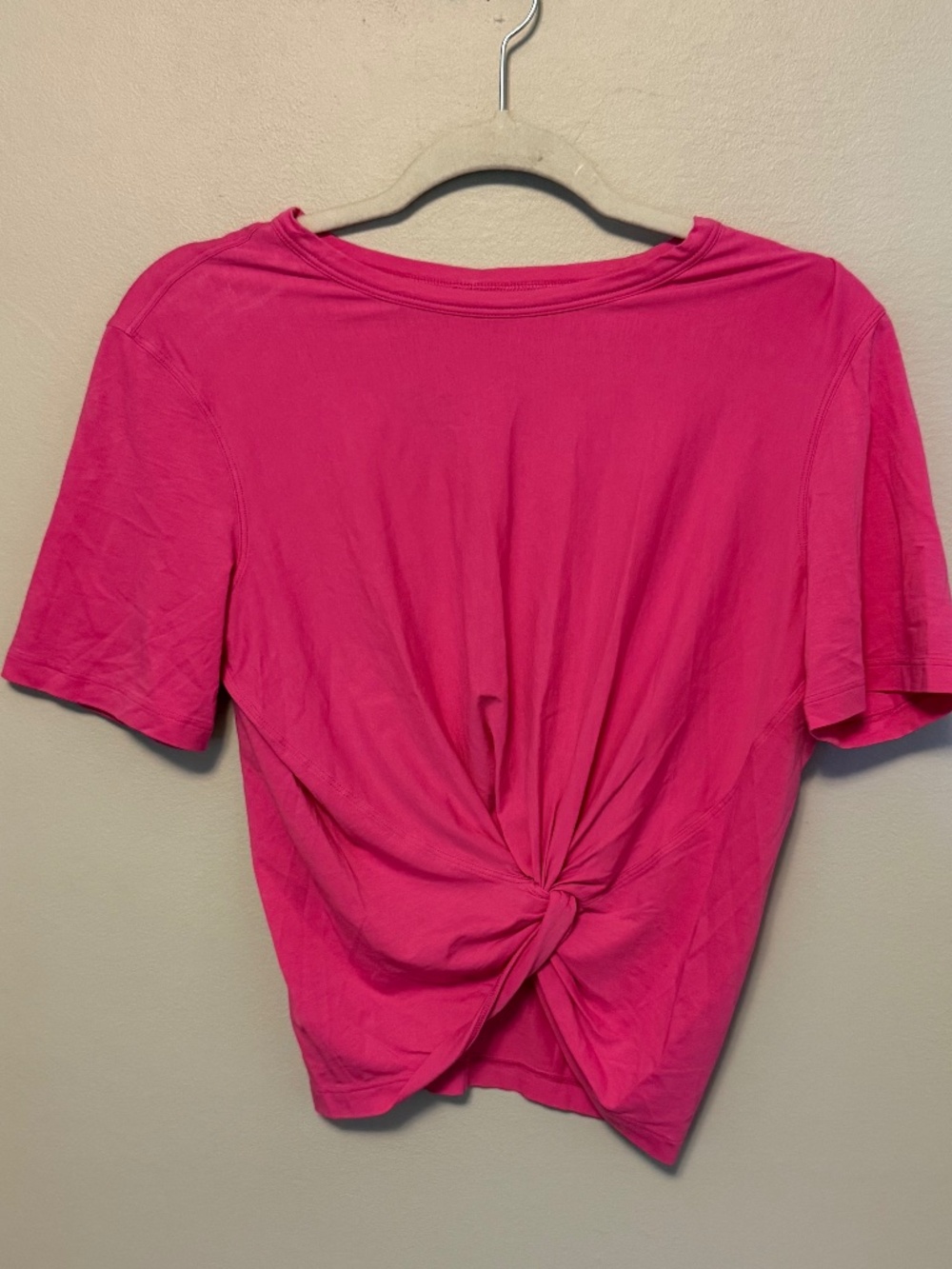 Lululemon Crescent T-Shirt Sonic Pink Knot Front Size 6